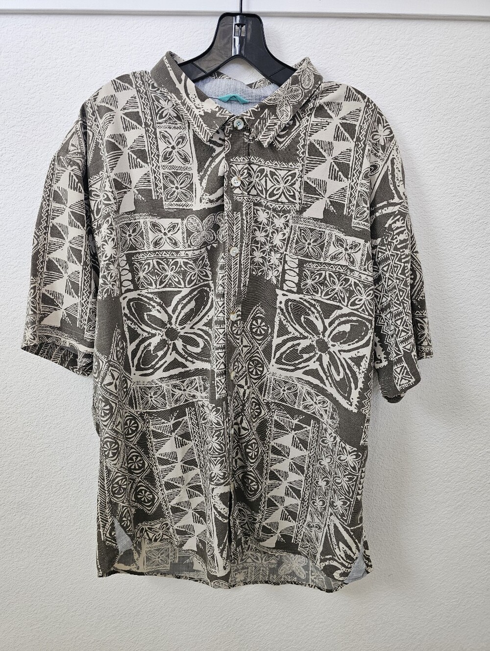 Seapointe Men's XL Modal Blend Geometric Tribal Print Button Down Shirt